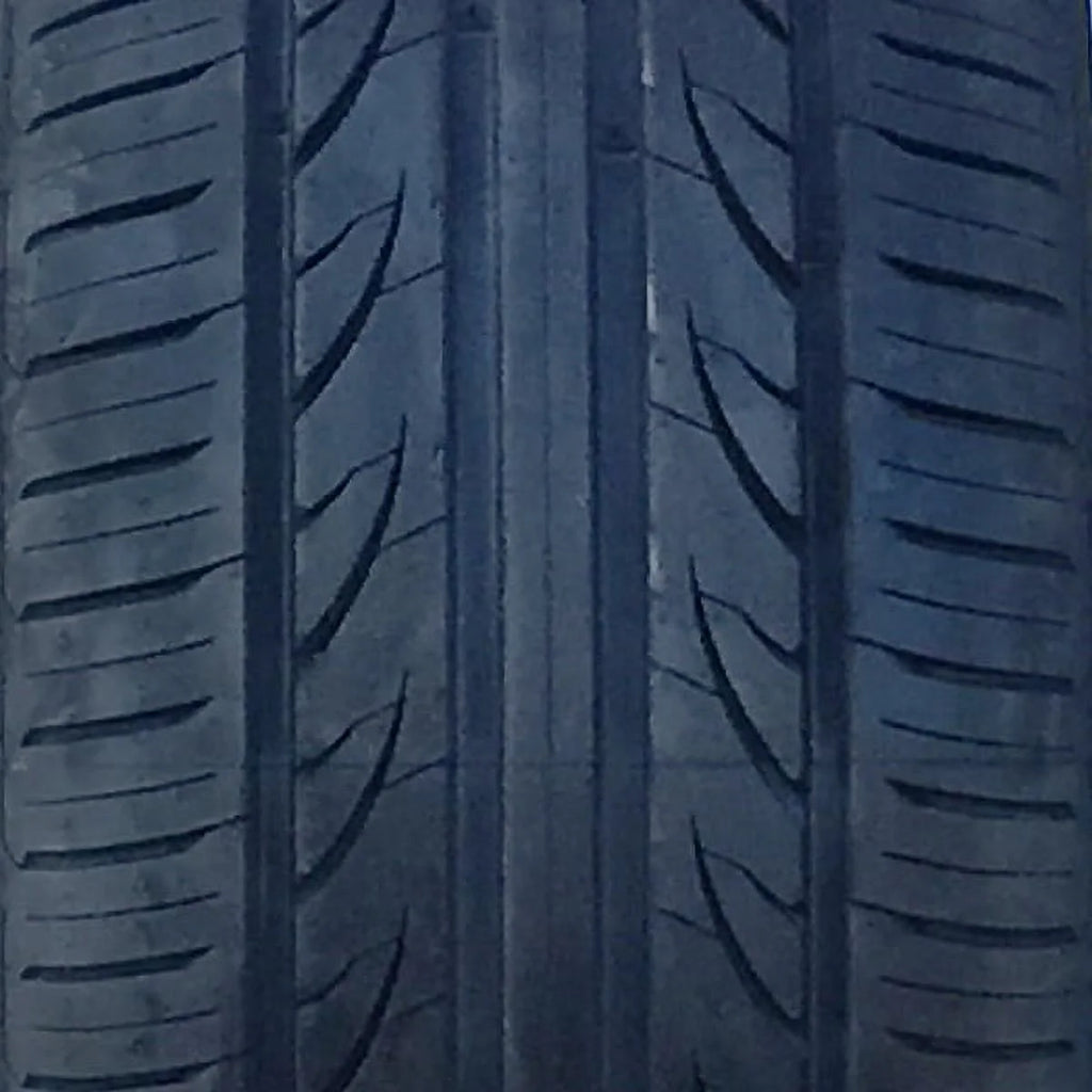 235/50ZR18 101W XL All Season Ultra High Performance Tire X96672