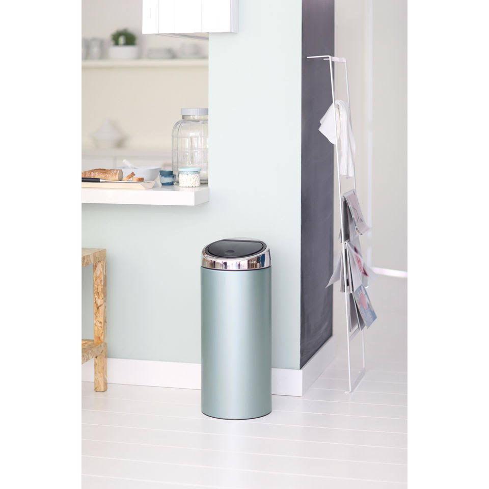 8-Gallon Touch Trash Can T73554
