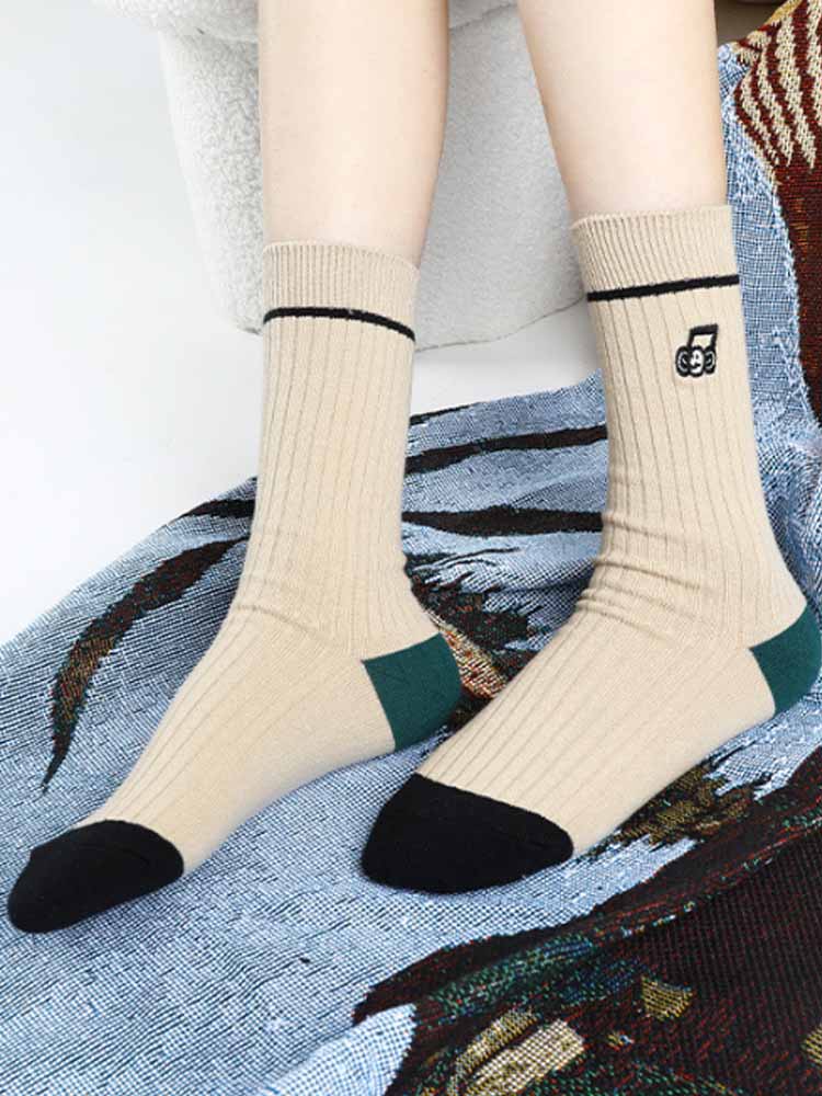 Embroidered Letter Socks E508703