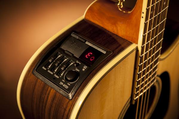 Natural Classical Acoustic-Electric Guitar E317153
