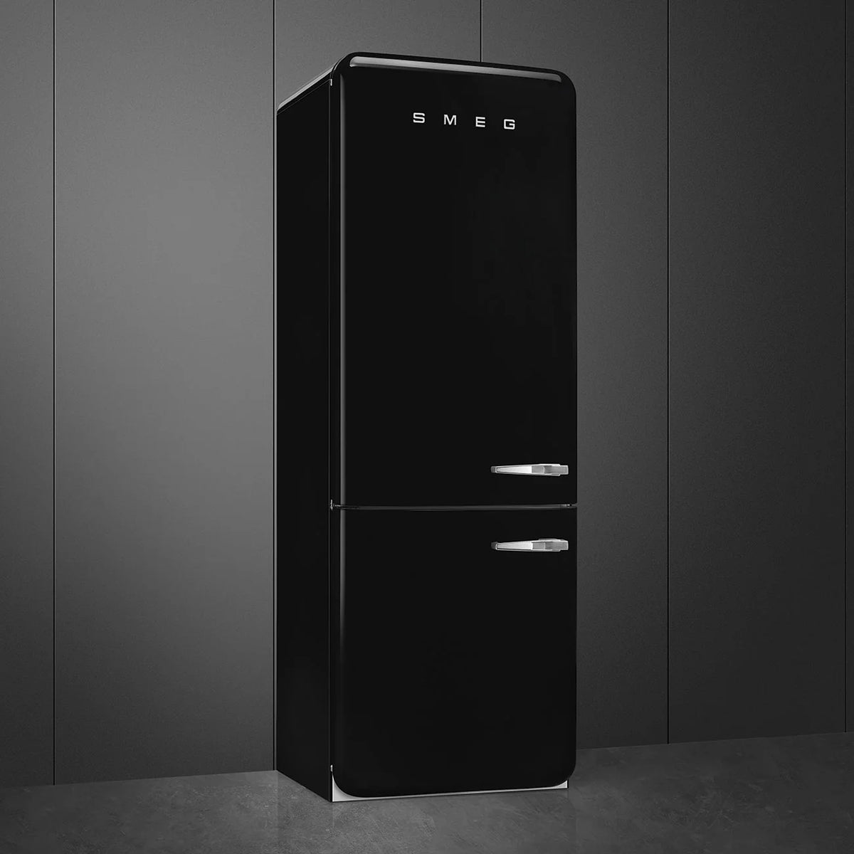 28 INCH WIDTH 18 CU FT Fridge M3965