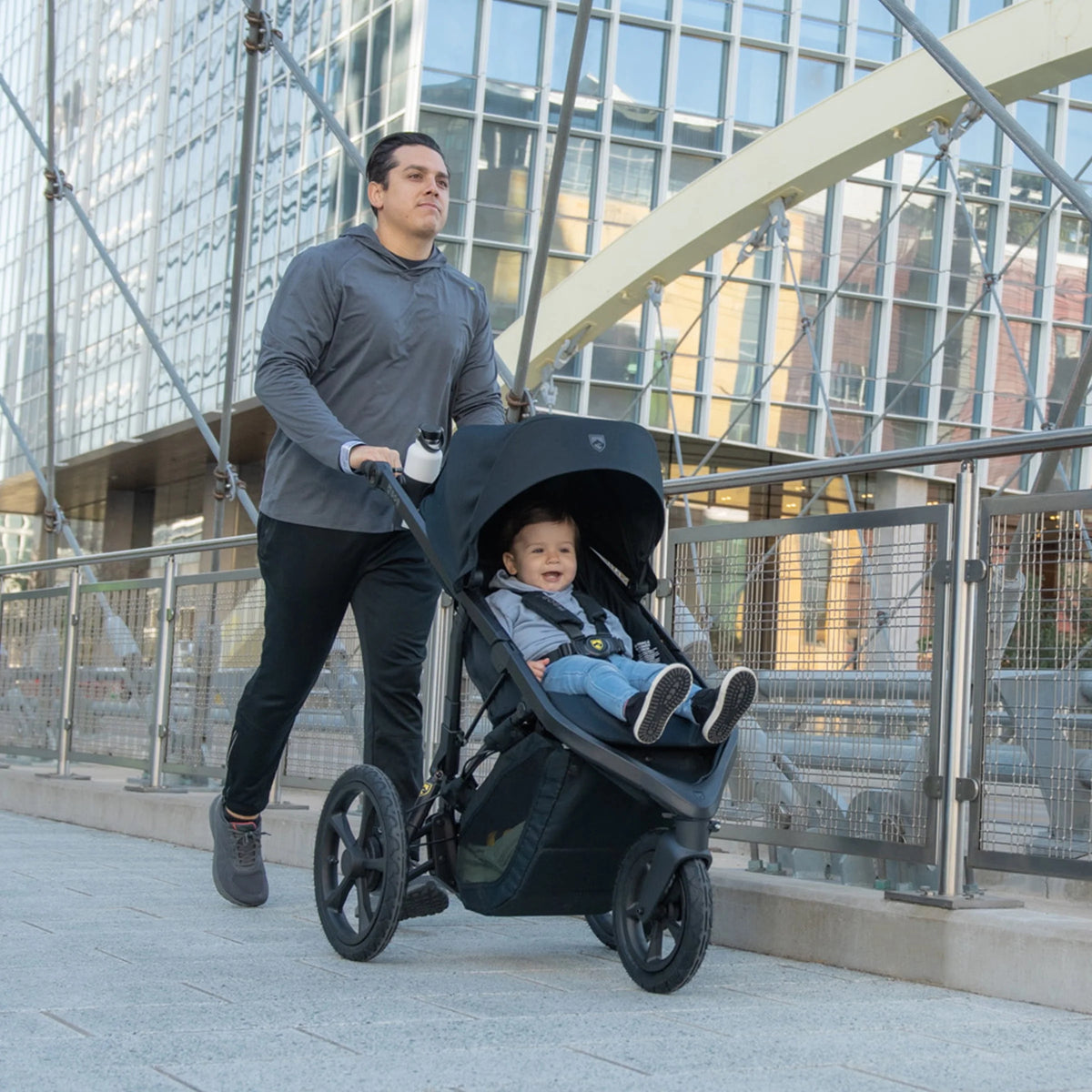 Jogging Stroller with Dual Suspension and Air-Filled Tires I9222