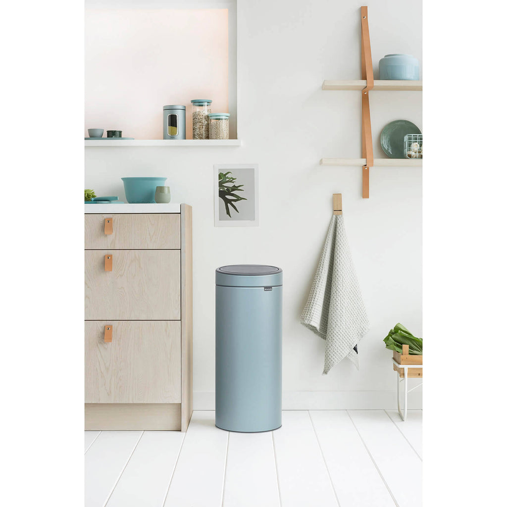 8-Gallon Touch Trash Can T73554