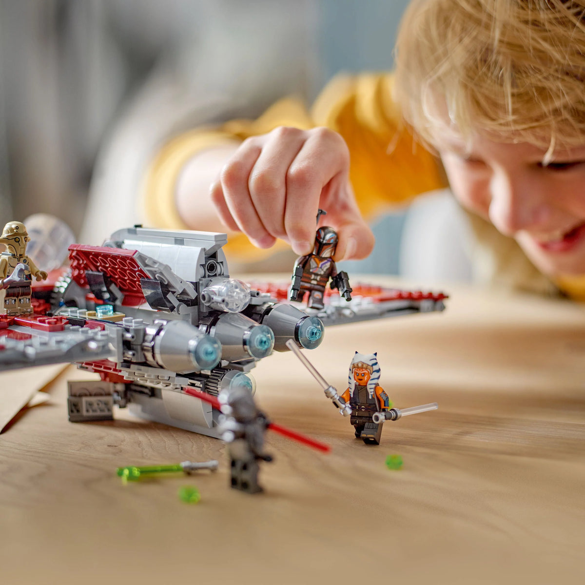 Star Wars Themed Building Playset with Starship and 4 Figures N92860