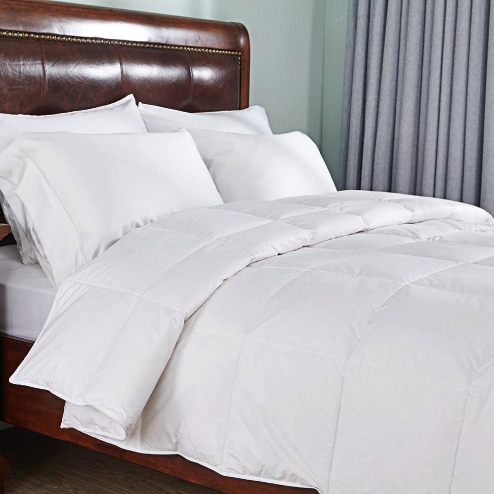 Lightweight White Down Comforter K270284