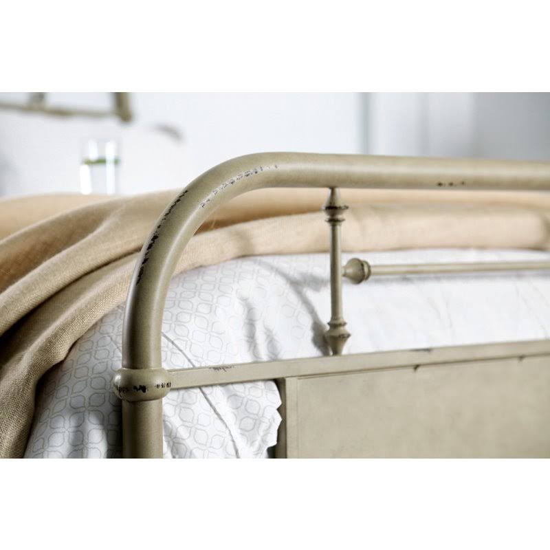Full Metal Bed in Distressed Ivory Y9491