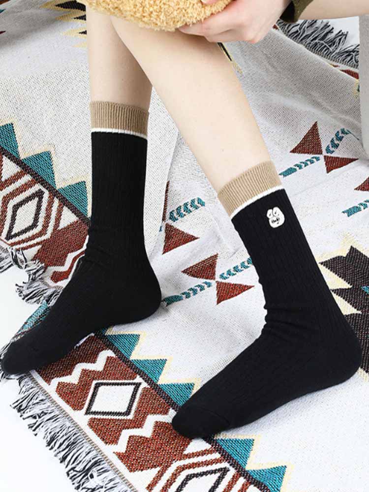 Embroidered Letter Socks E508703