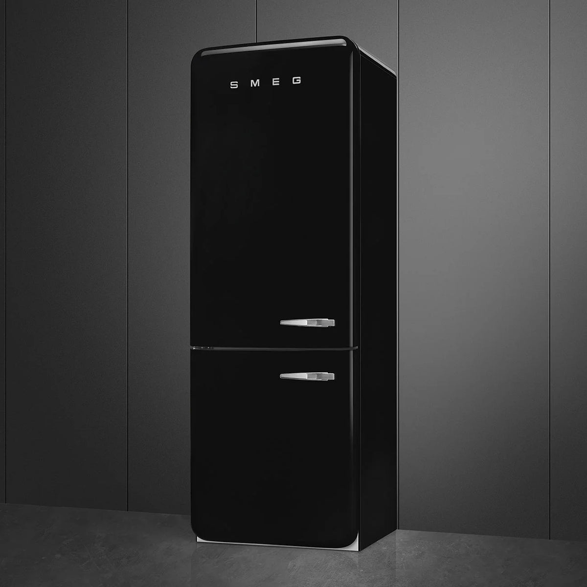 28 INCH WIDTH 18 CU FT Fridge M3965