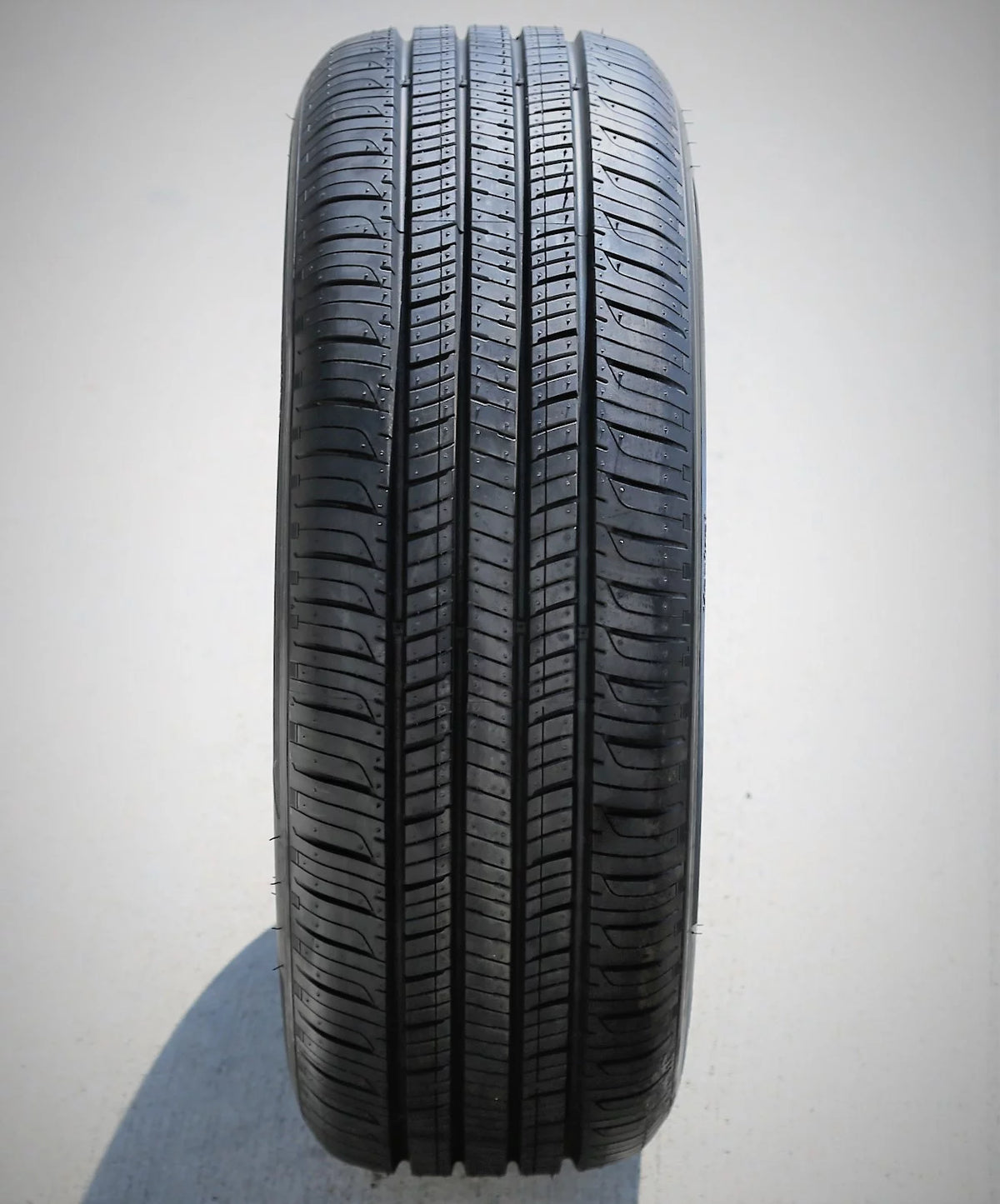All Season 195/60R16 89H Passenger Tire P24670