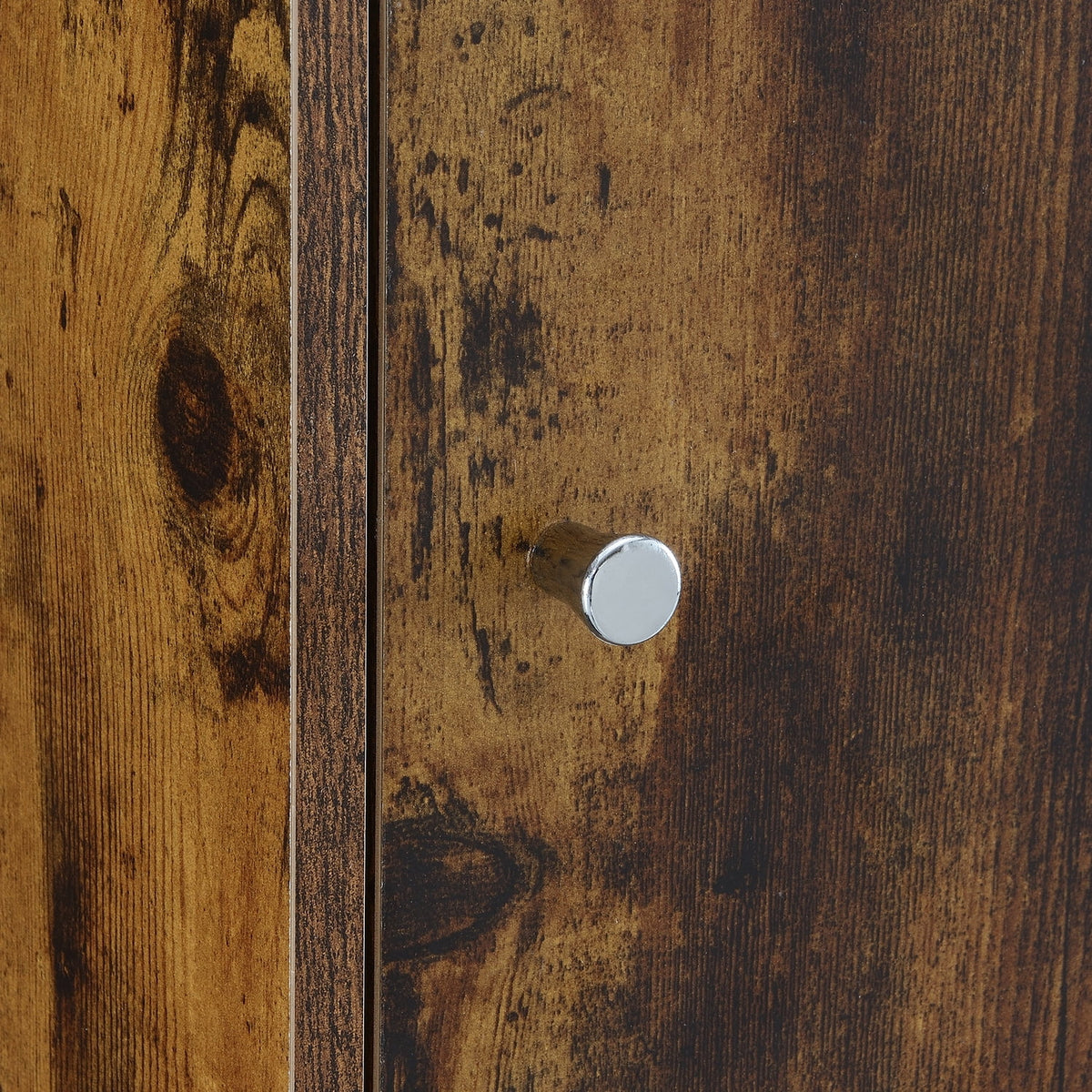 3 Door Cabinet with Shelf I686